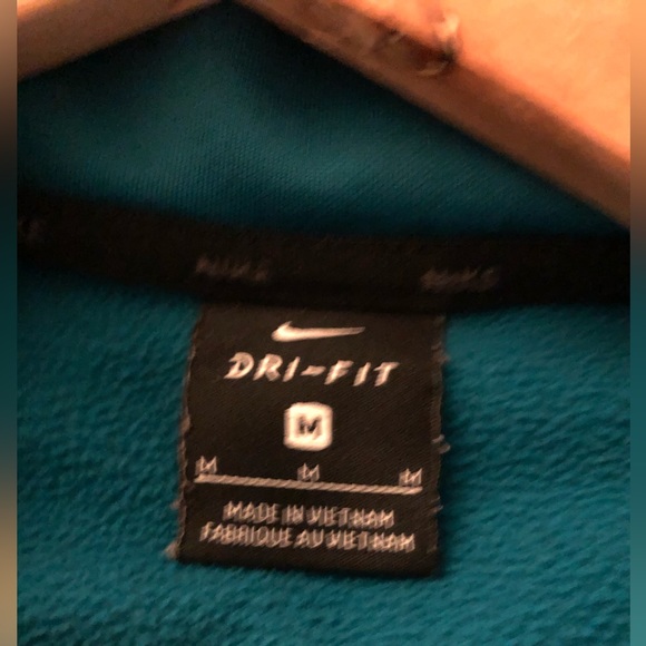 NIKE Hoodie - Soft and Like New - Picture 8 of 11